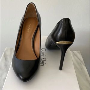 New Calvin Klein heels size 6